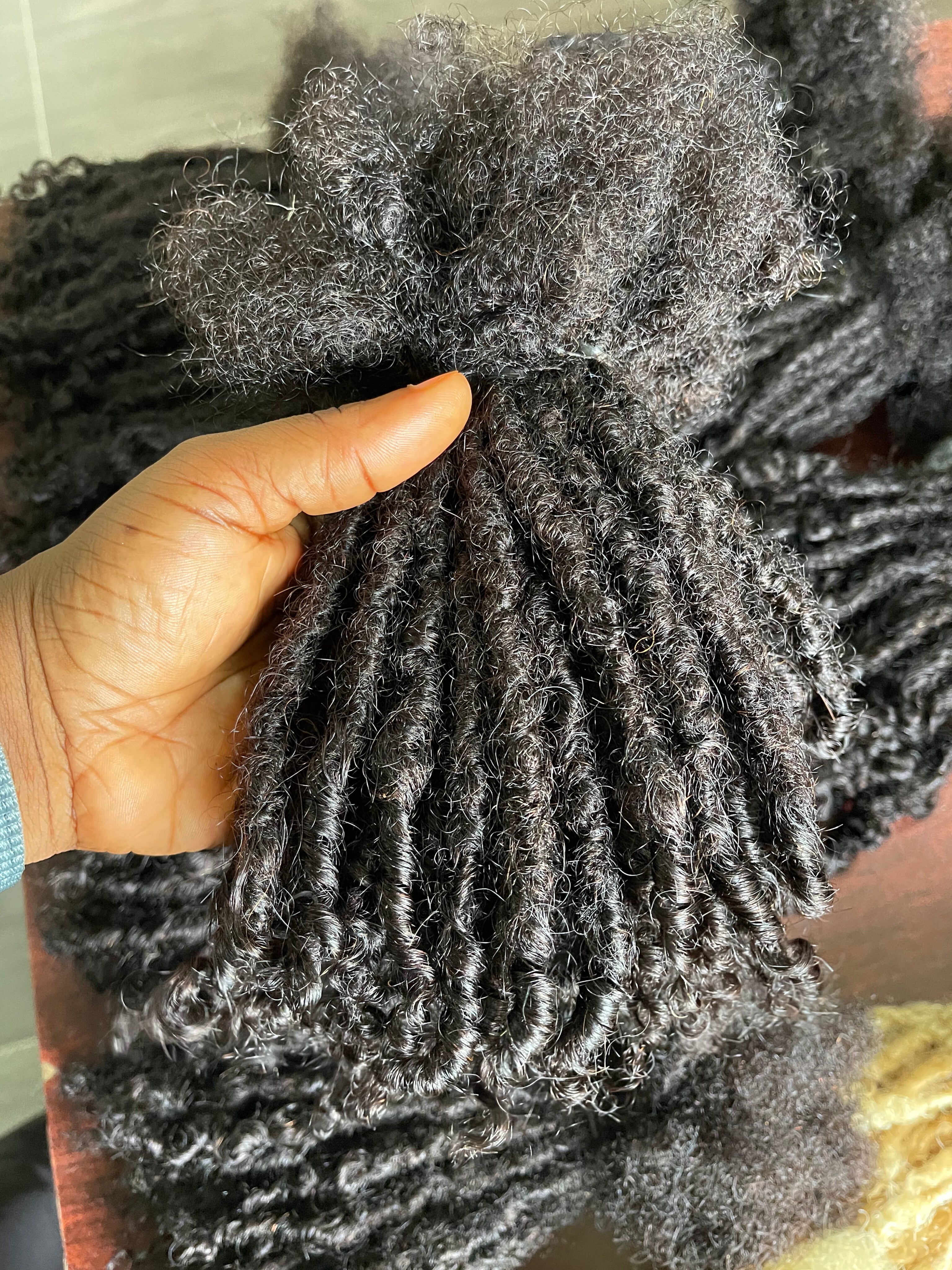 100 Anwi Curly Locs – 1B Color, 100% Human Hair